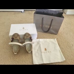 Baby girl shoes Gucci